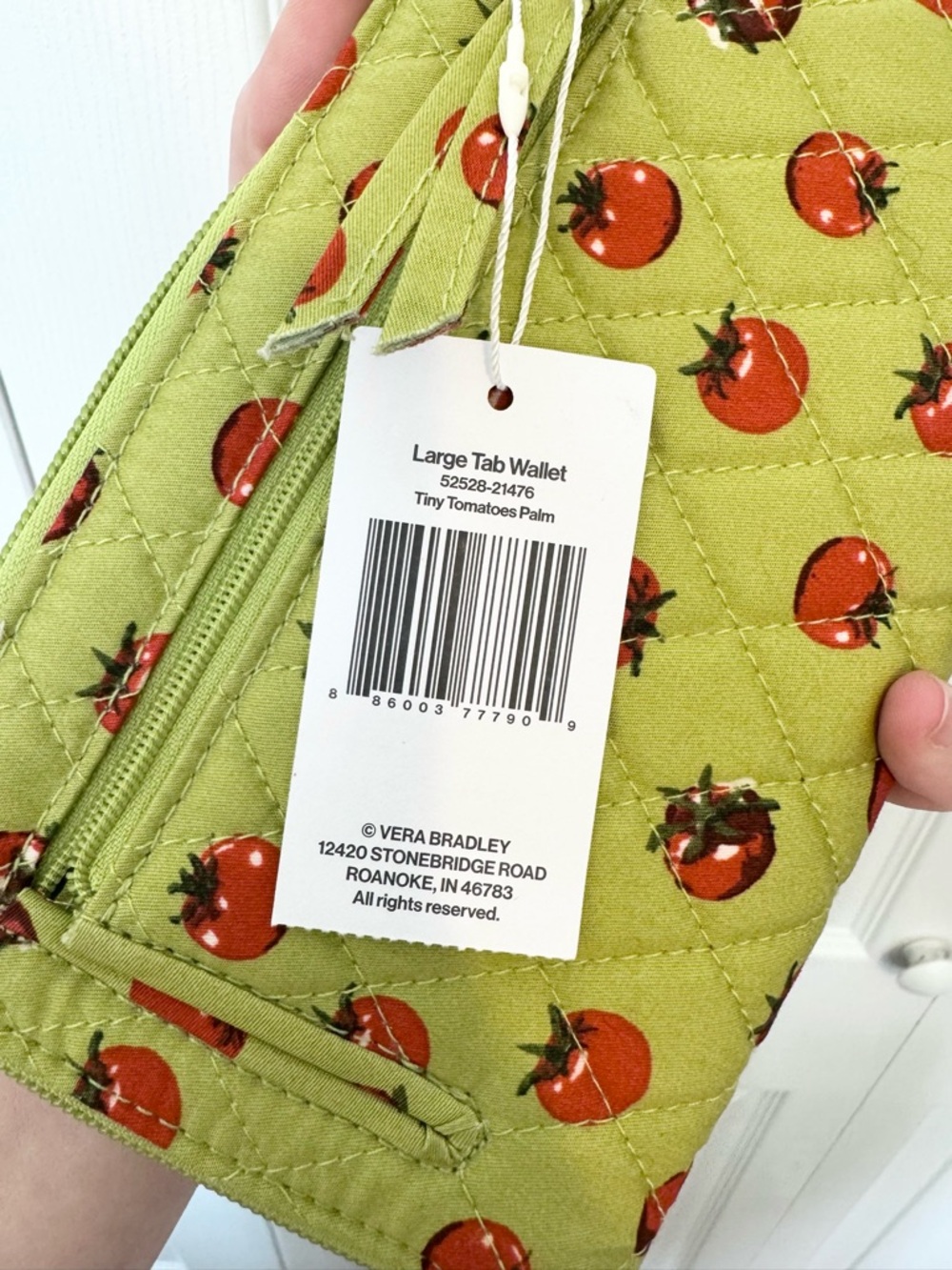 NWT Vera Bradley Large Tab Wallet Tiny Tomatoes Palm Quilted Cotton Organizer - Picture 3 of 6